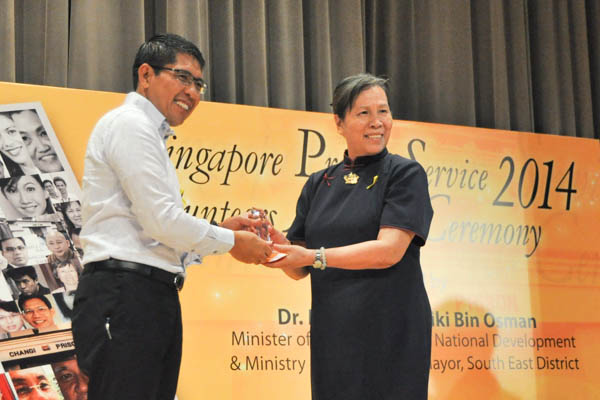 Tzu Chi Stalwarts Receive Awards from Singapore Prison Service 