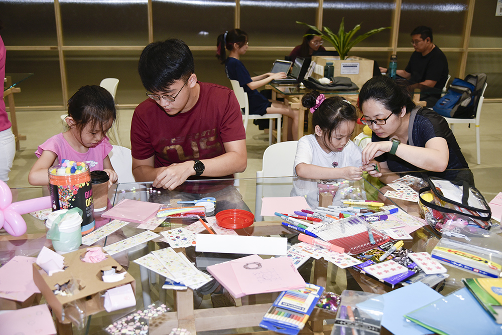 The breast cancer prevention and awareness campaign has been transformed into a carnival that captures the interest of both adults and children. (Photo by Goh Shoo Weng)